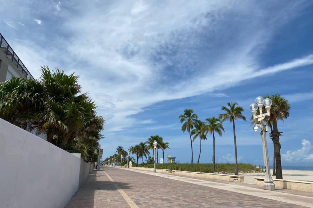Hollywood Beach Apartments - Walk To The Beach Exterior foto