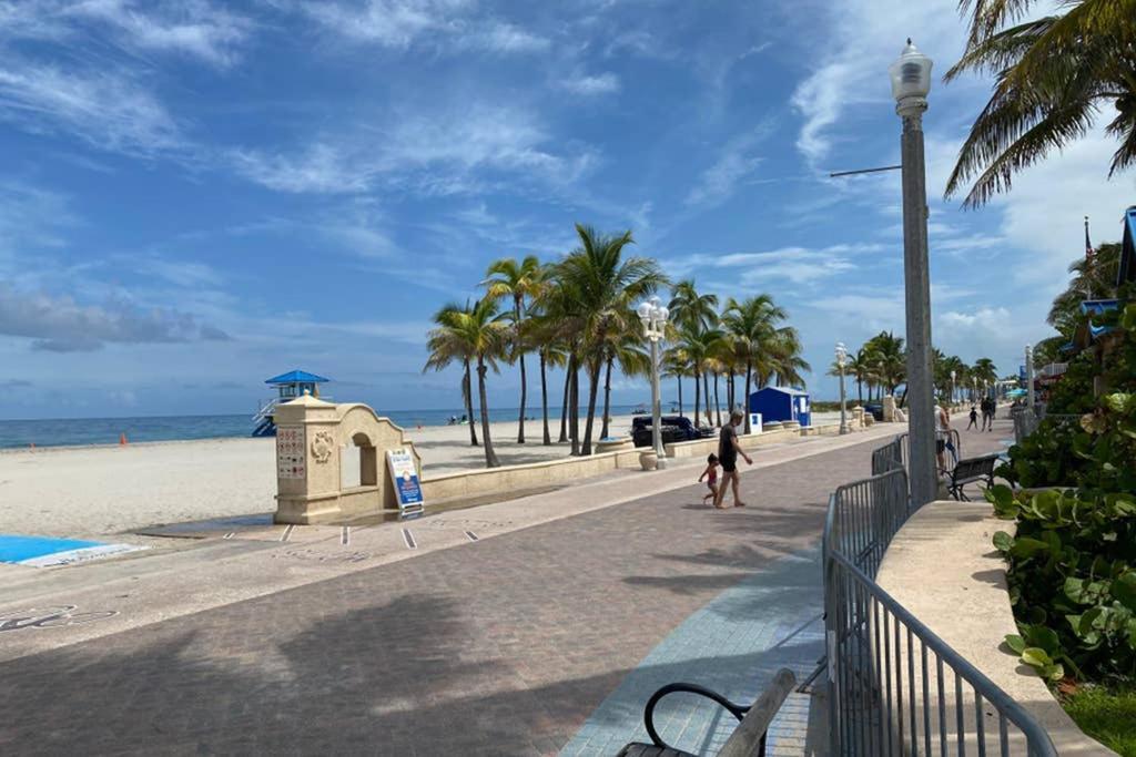 Hollywood Beach Apartments - Walk To The Beach Exterior foto